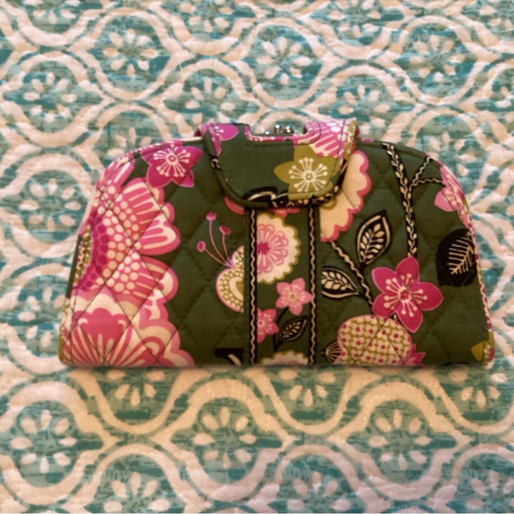 Vera Bradley retired style kiss n snap wallet